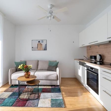 Hm • Sleek 1Br Home With Balcony Vienna Exterior photo