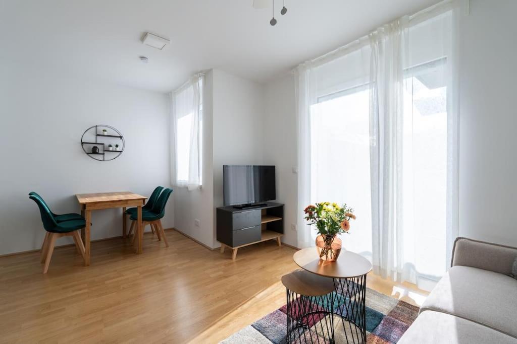 Hm • Sleek 1Br Home With Balcony Vienna Exterior photo