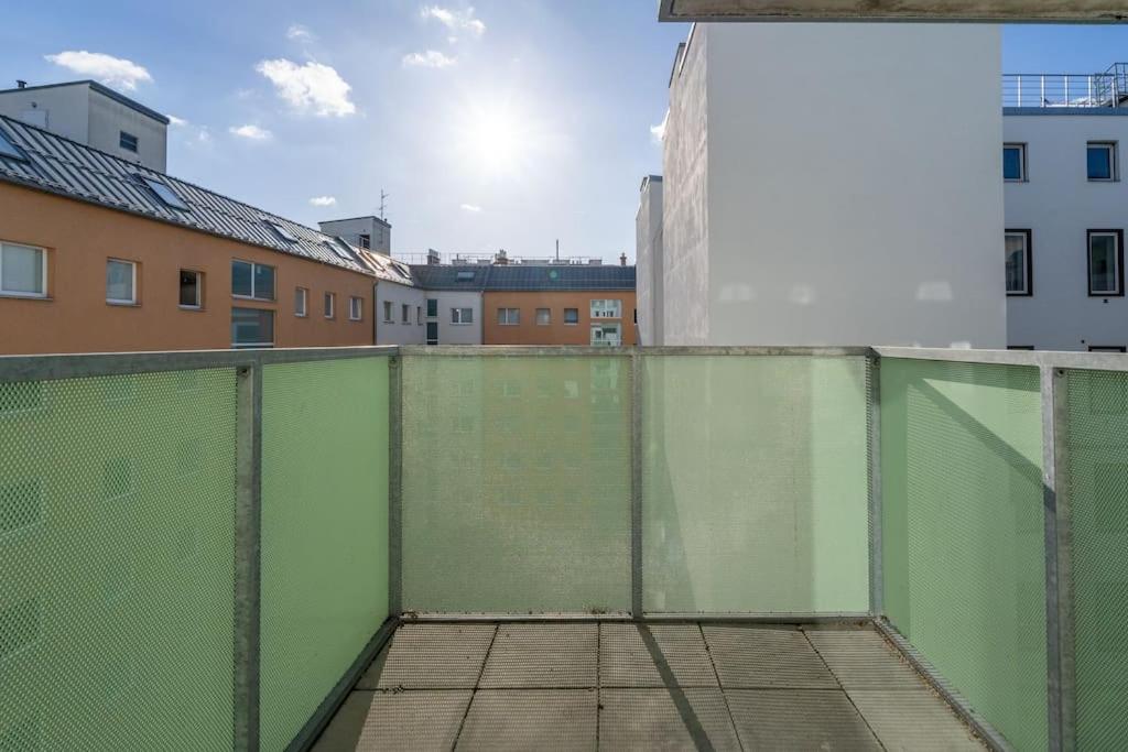 Hm • Sleek 1Br Home With Balcony Vienna Exterior photo